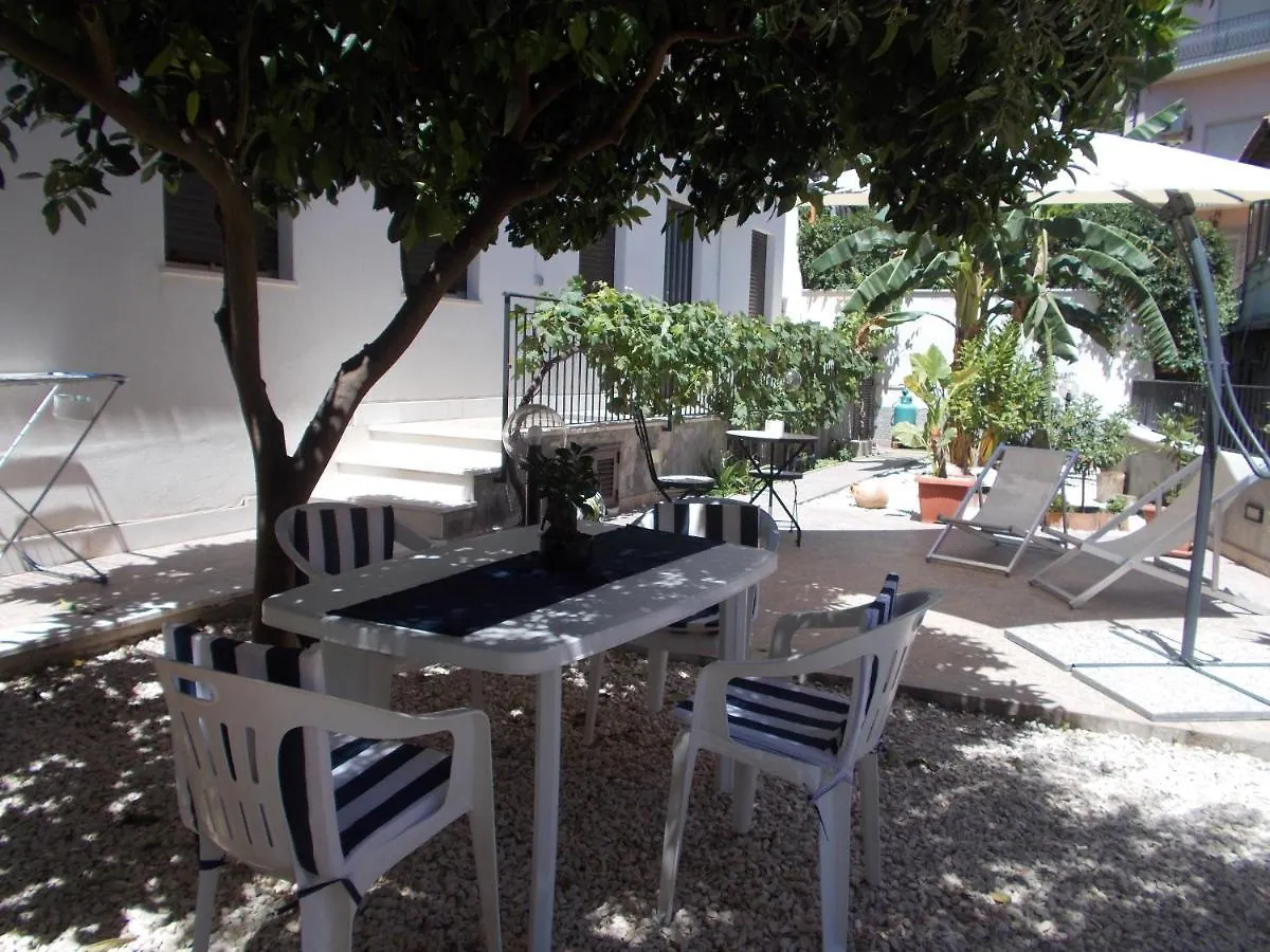 Villa Il Melograno تاورمينا بيت للعطل