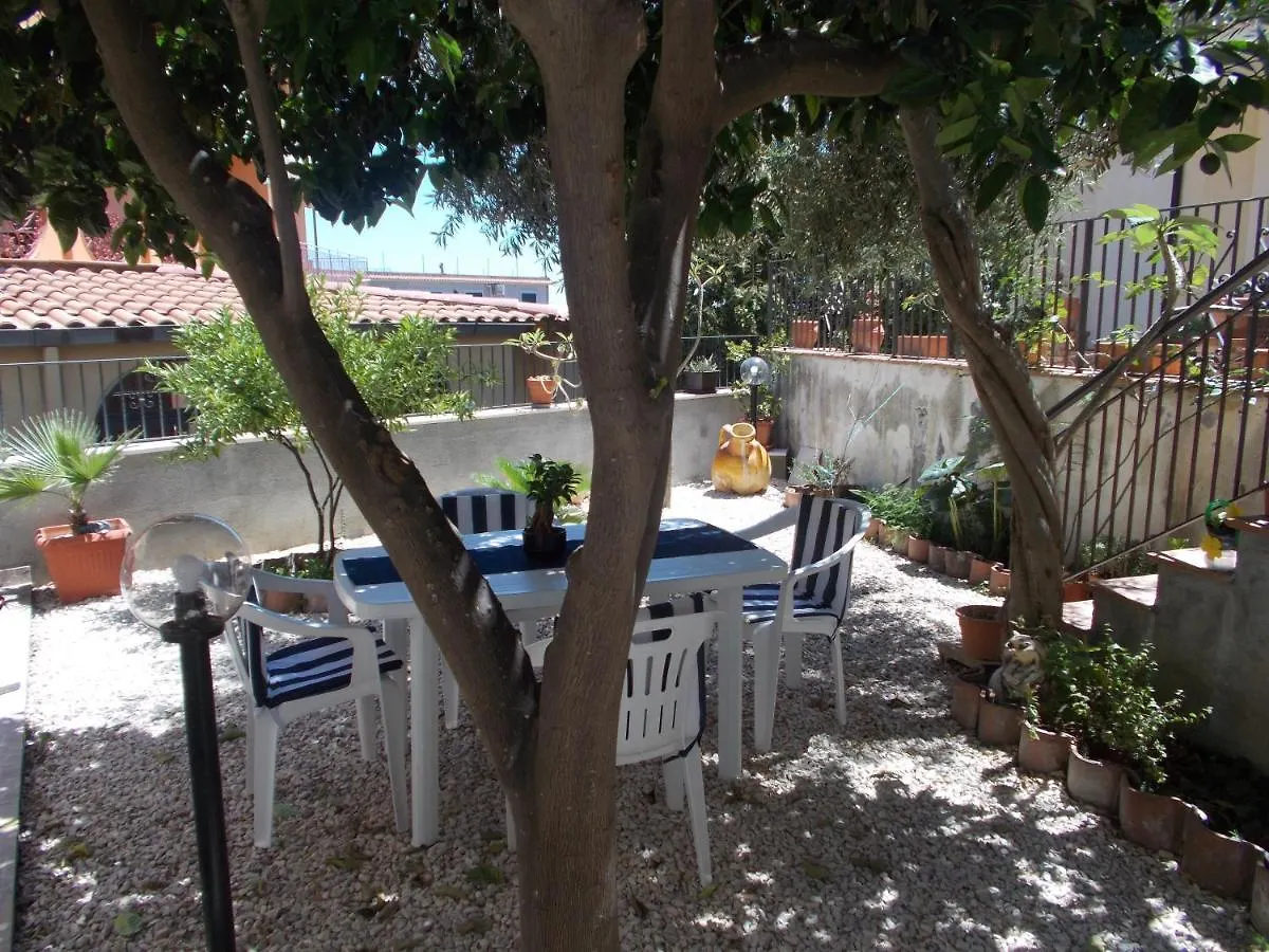 Villa Il Melograno タオルミーナ 0*,  イタリア